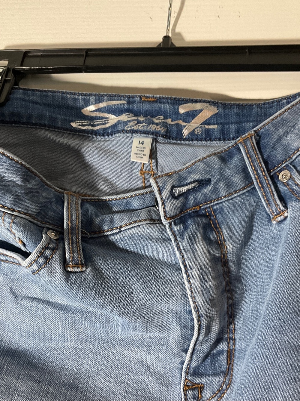 Seven7 women’s Light Wash Straight Jean shorts
